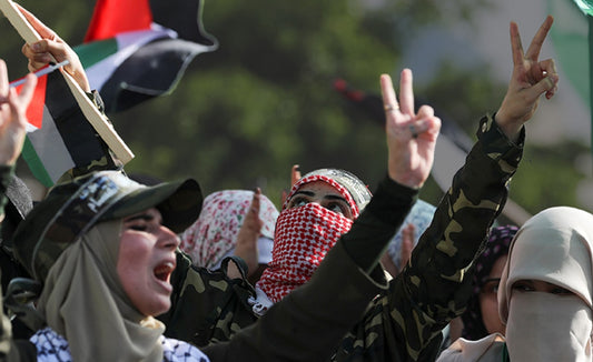 what does a keffiyeh symbolize?