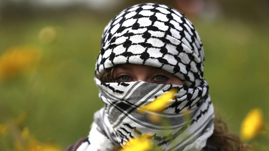 Is it offensive to wear a keffiyeh?