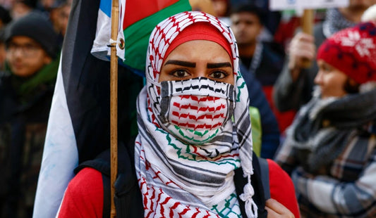 Do boys wear keffiyeh?