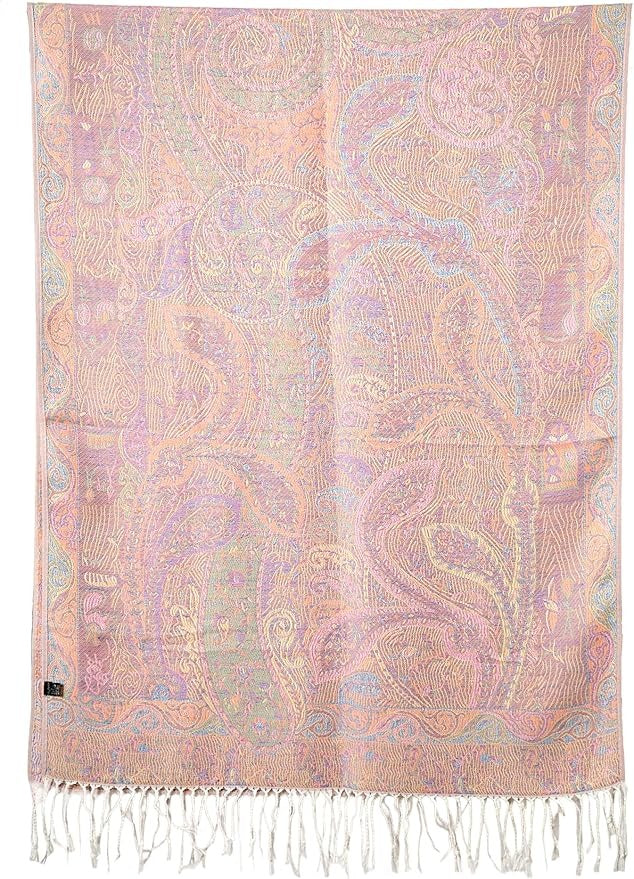 Exceptionally warm andsuper comfortable scarf.