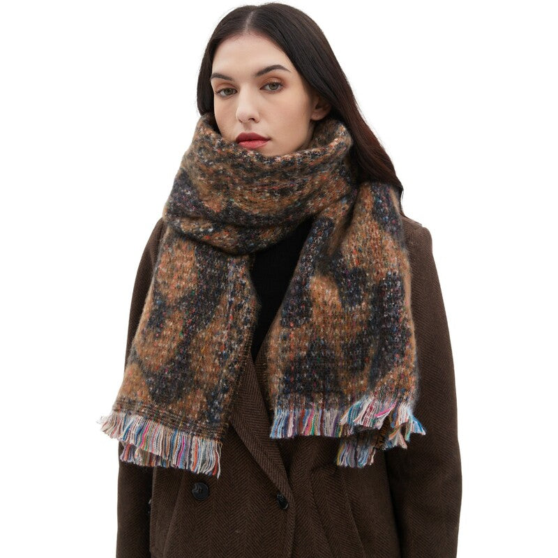 Fashion versatile style scarf.
