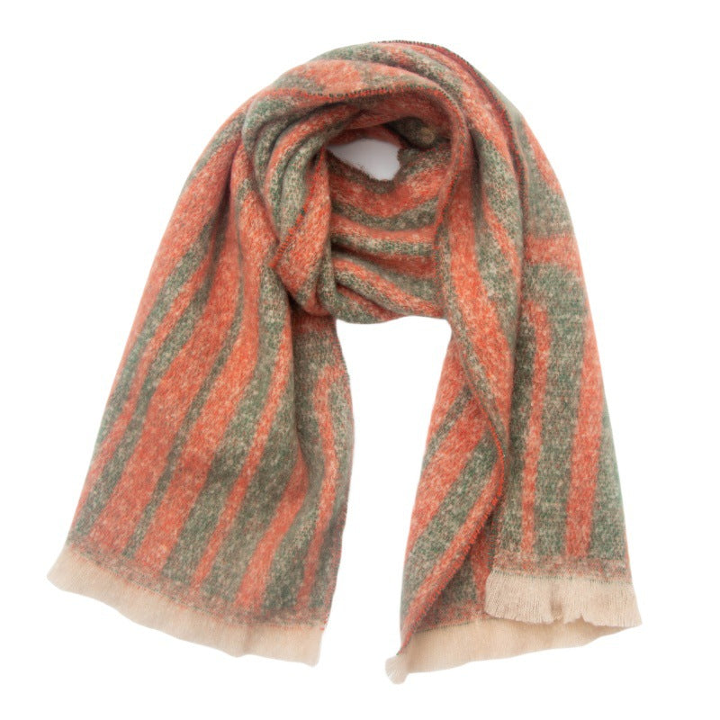 Large and long scarf ,very thick,soft and warm feel.