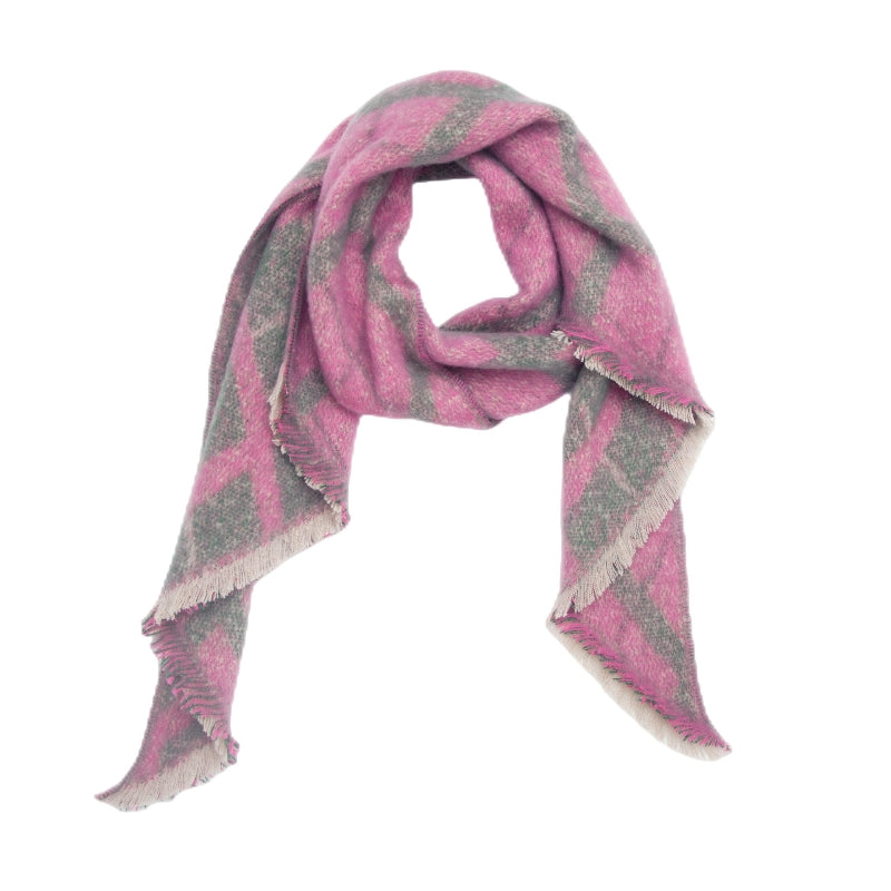Comfortable, elegant, and fashionable scarf