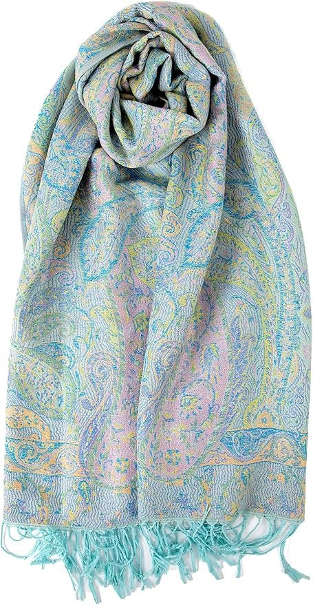 Exceptionally warm andsuper comfortable scarf.