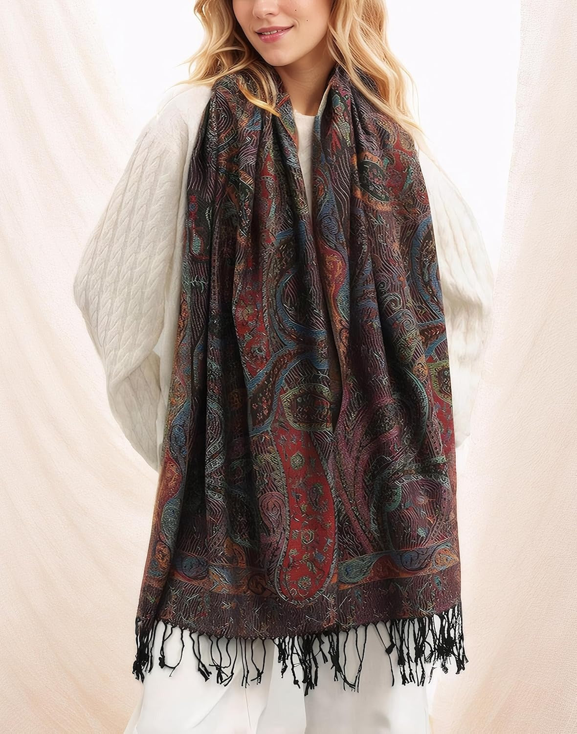 Exceptionally warm andsuper comfortable scarf.
