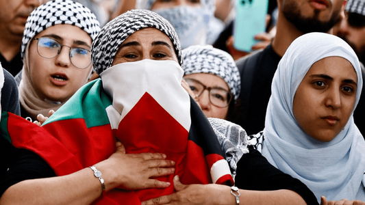 The Keffiyeh: A Symbol of Palestinian Resilience & Struggle - From Historical Roots to Modern Protests