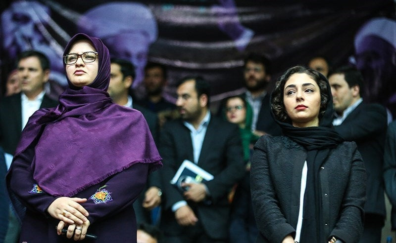 The Symbolism of Colors in Arabic and Muslim Women's Headscarves: A Gu ...