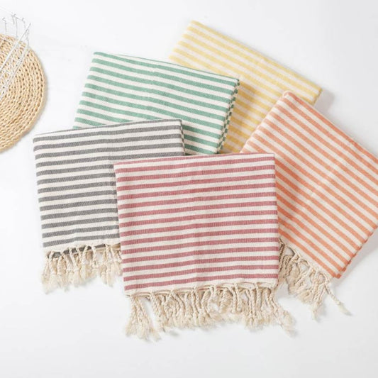 What is the Difference Between a Turkish Beach Towel and a Regular Beach Towel?