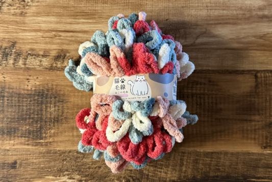 Why your next autumn and winter scarf must be "boucle yarn"?