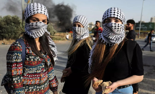 Can westerners wear keffiyeh?