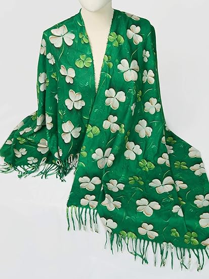 Exceptionally warm andsuper comfortable scarf.