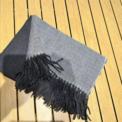 "Cement ash splice with tassel"lozenge Monochrome plain scarf