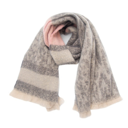 Easy to Style, Generously Sized & Lightweight