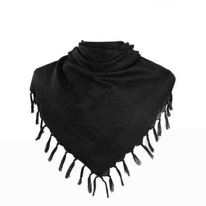 Give consideration to practicality and decoration: keep warm and add fashion to your look.