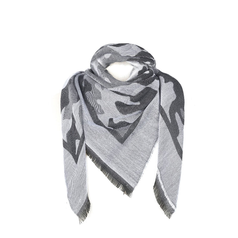The Never-Ending Benefits of the Shemagh Scarf