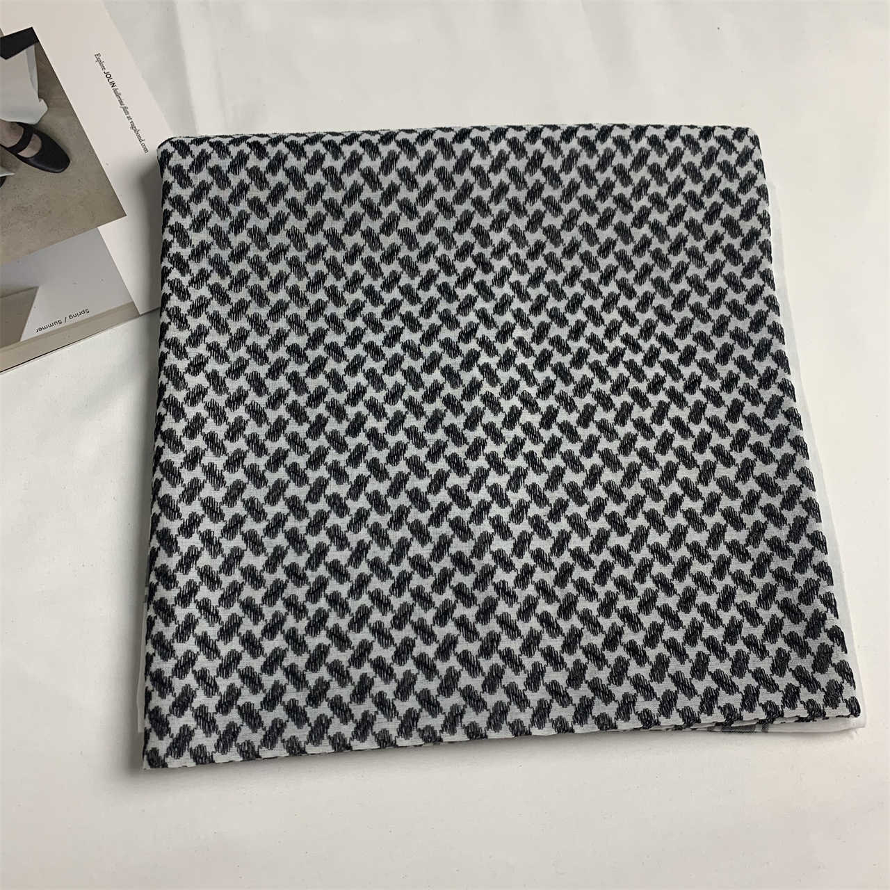 Qizimning dumba hikoyasi Keti unga porno berdi