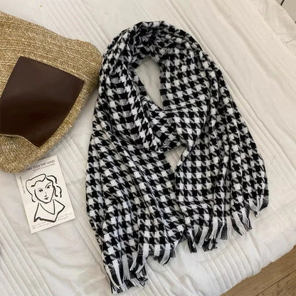 White houndstooth scarf