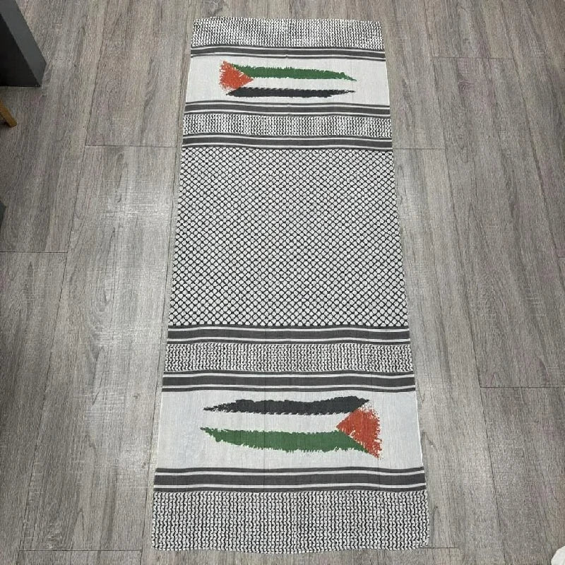 The scarf has a mirrored national flag