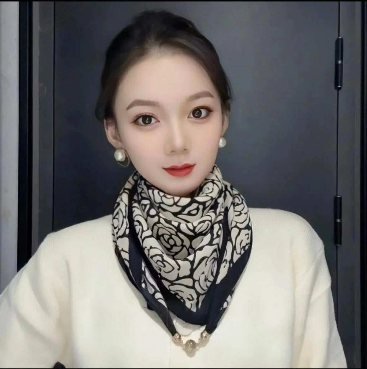 Black and white rose scarf